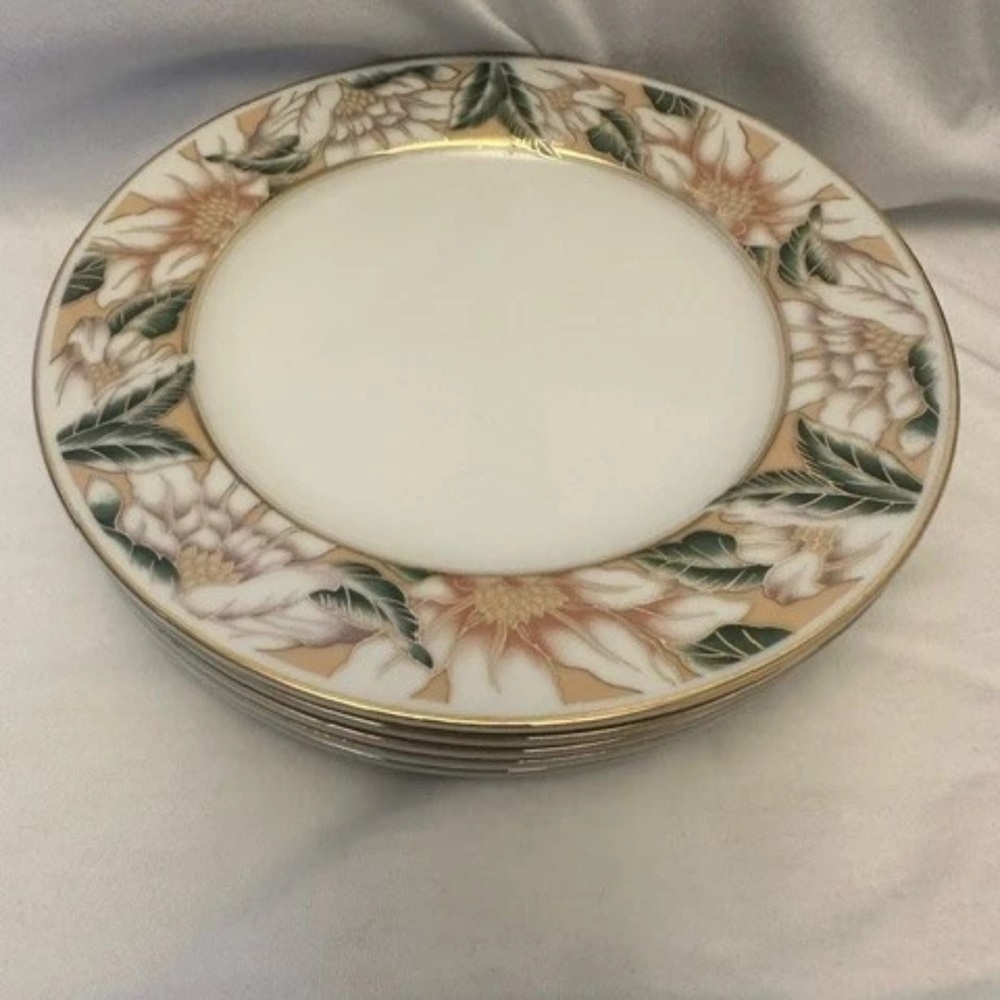 Floral Patterned Dinner Plate Set